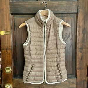 BURBERRY Reversible Sleeveless Down Puffer/Cable-knit Jacket